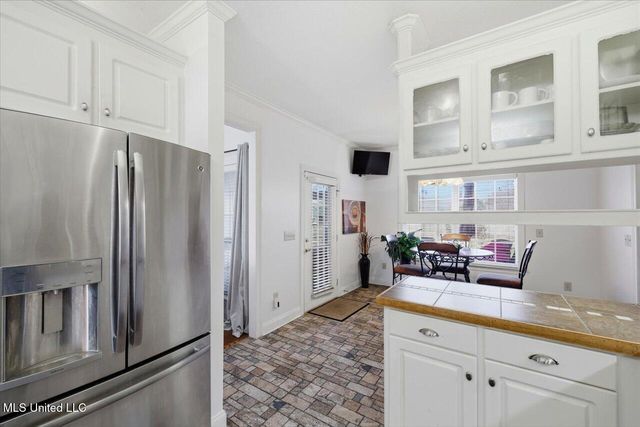 5301 Gardens Way, Byram, MS 39272