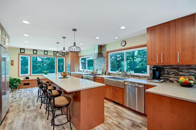 12 Crest Drive, Colts Neck, NJ 07722