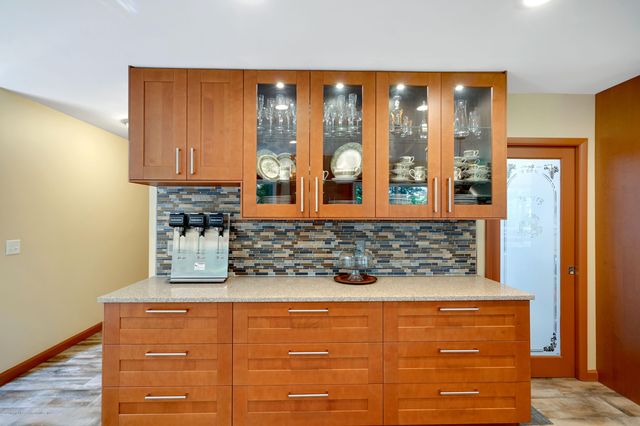 12 Crest Drive, Colts Neck, NJ 07722