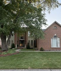 46793 Springwood Drive, Macomb, MI 48044