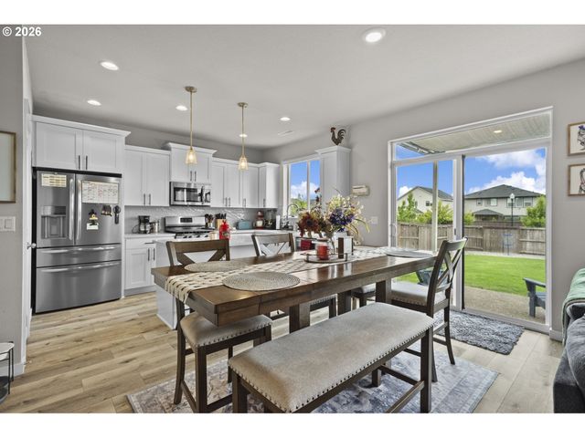 8714 N 3RD Way, Ridgefield, WA 98642