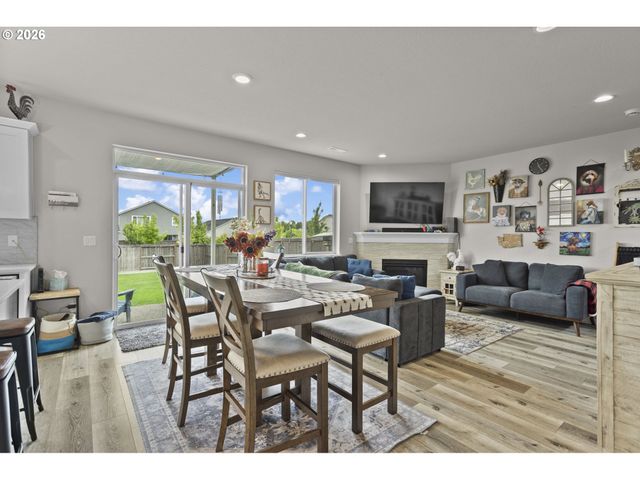 8714 N 3RD Way, Ridgefield, WA 98642