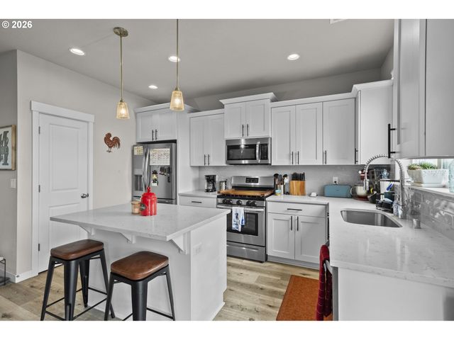 8714 N 3RD Way, Ridgefield, WA 98642