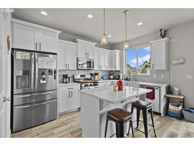 8714 N 3RD Way, Ridgefield, WA 98642