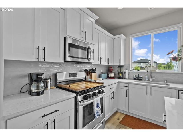 8714 N 3RD Way, Ridgefield, WA 98642