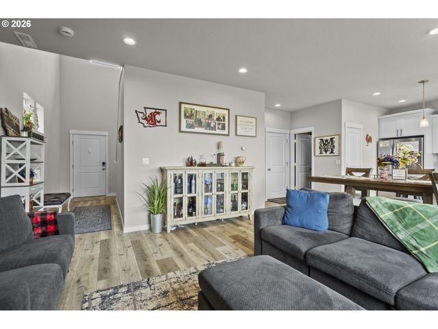 8714 N 3RD Way, Ridgefield, WA 98642