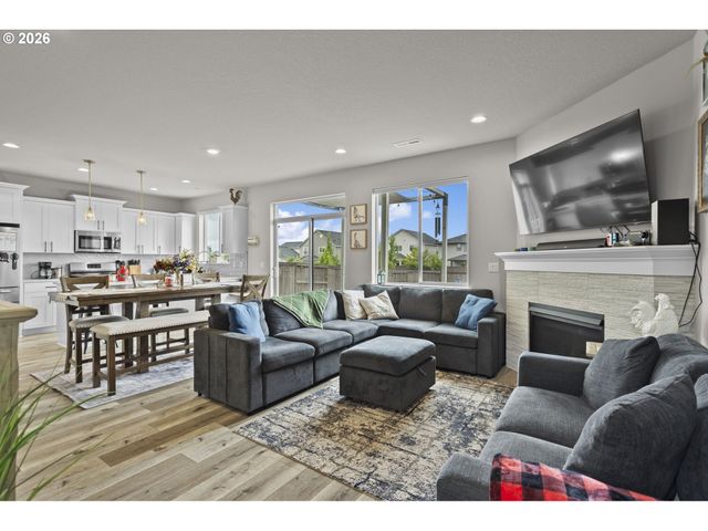 8714 N 3RD Way, Ridgefield, WA 98642