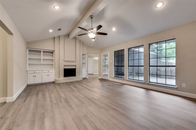 2105 Pleasant Drive, Ennis, TX 75119