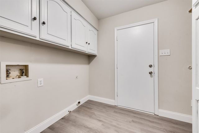 2105 Pleasant Drive, Ennis, TX 75119
