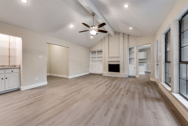 2105 Pleasant Drive, Ennis, TX 75119