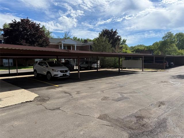25354 Shiawassee Circle 28596, Southfield, MI 48033