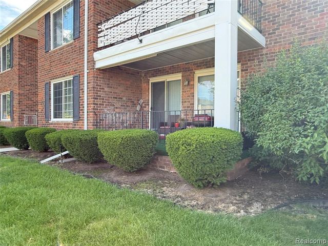 25354 Shiawassee Circle 28596, Southfield, MI 48033