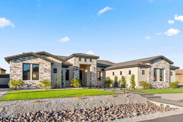 18024 W MONTEBELLO Avenue, Litchfield Park, AZ 85340