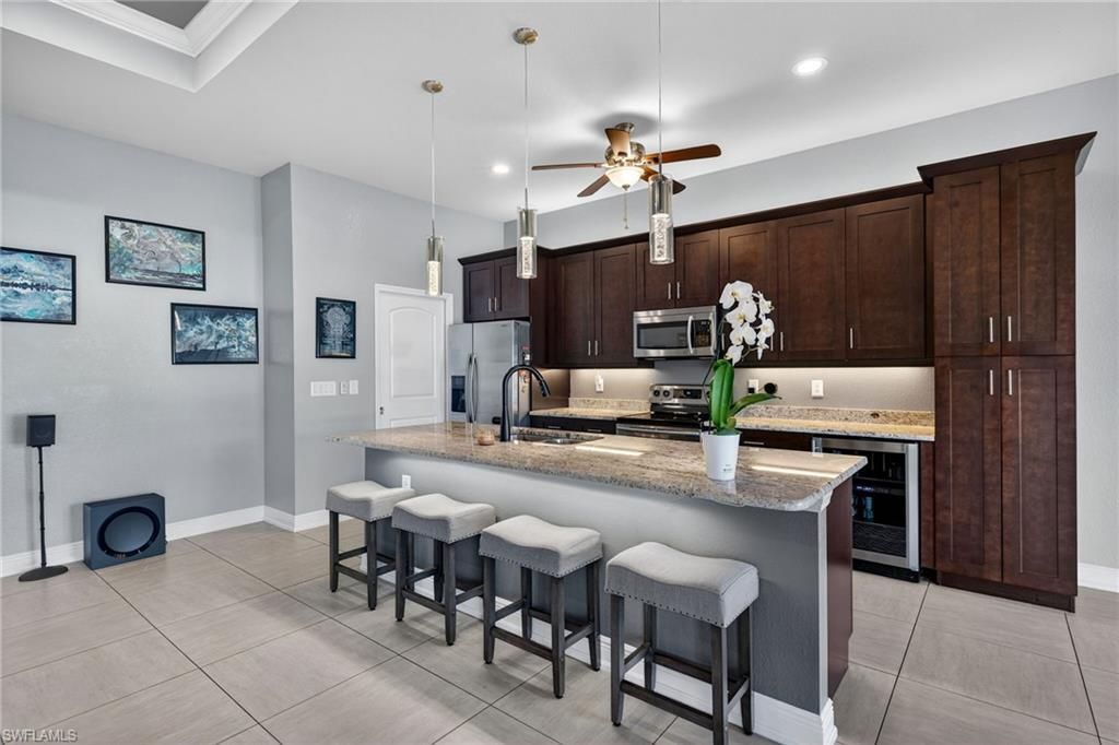 Image 11 of property listing at 1203 SW 11th PL, Cape Coral, FL 33991