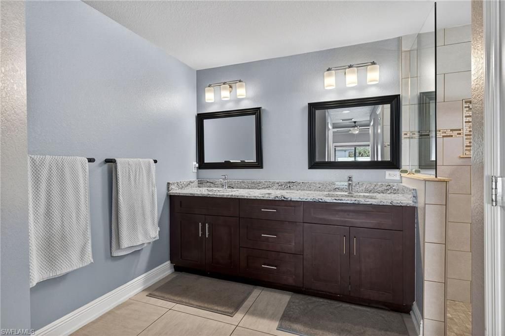 Image 18 of property listing at 1203 SW 11th PL, Cape Coral, FL 33991