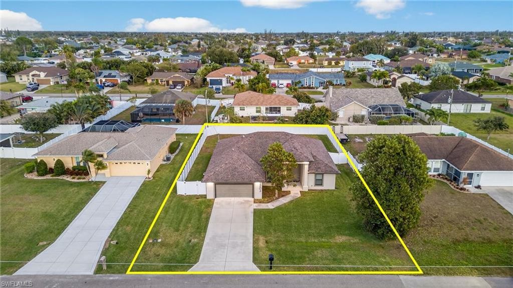 Image 30 of property listing at 1203 SW 11th PL, Cape Coral, FL 33991