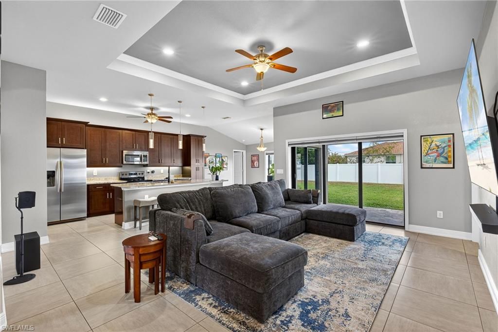 Image 4 of property listing at 1203 SW 11th PL, Cape Coral, FL 33991