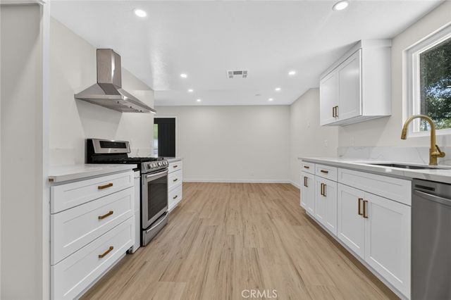 8454 Grenoble, Sunland, CA 91040