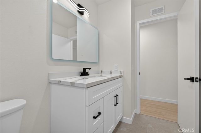 8454 Grenoble, Sunland, CA 91040