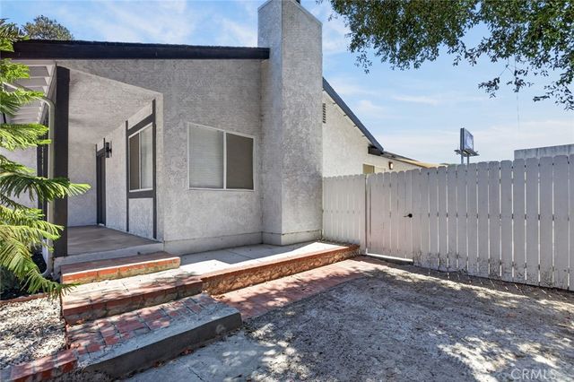 8454 Grenoble, Sunland, CA 91040