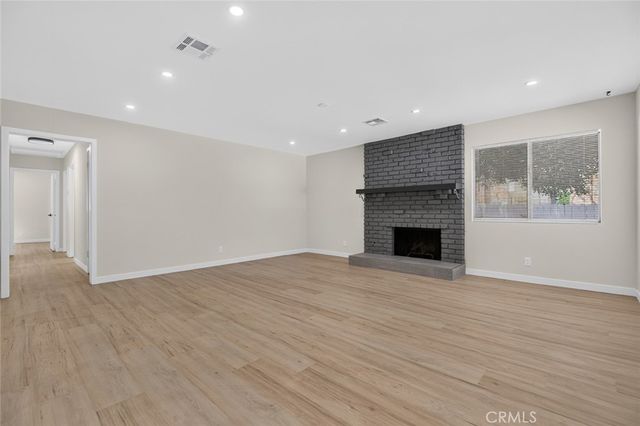 8454 Grenoble, Sunland, CA 91040