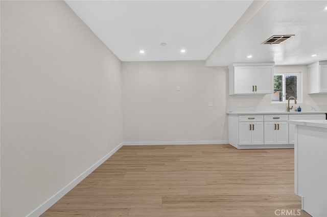 8454 Grenoble, Sunland, CA 91040