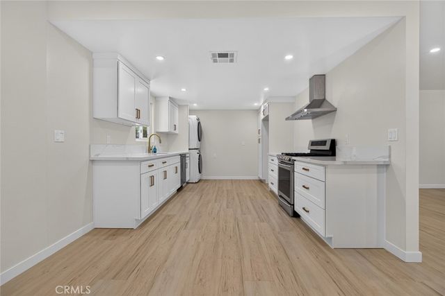 8454 Grenoble, Sunland, CA 91040