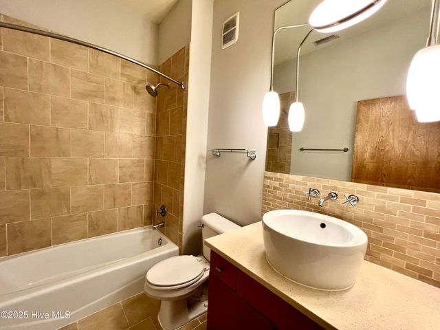 801 N 4th Street Apt 204, Wilmington, NC 28401