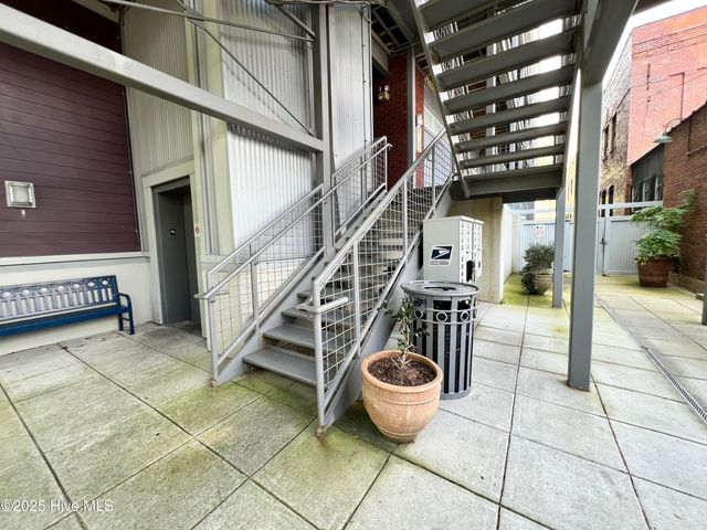 801 N 4th Street Apt 204, Wilmington, NC 28401
