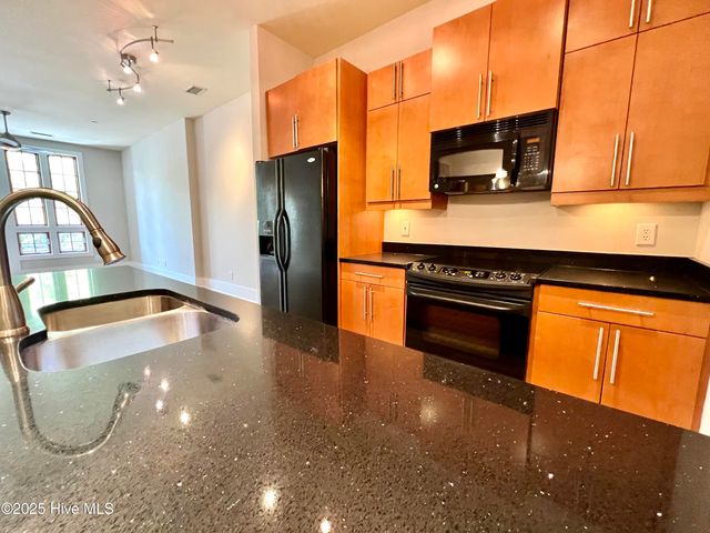 801 N 4th Street Apt 204, Wilmington, NC 28401