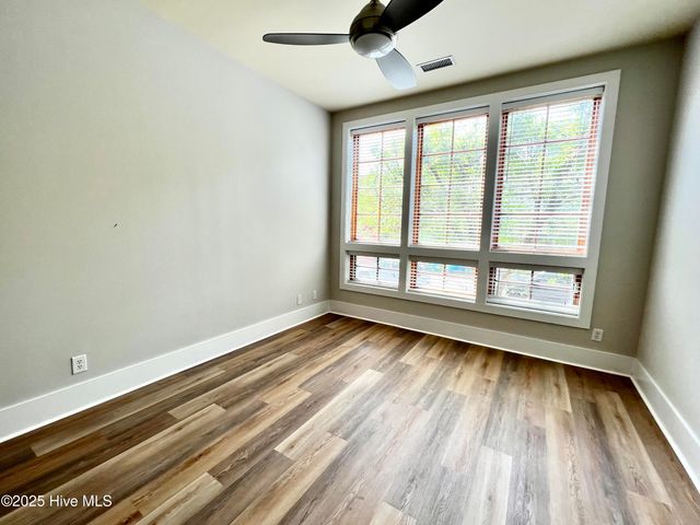 801 N 4th Street Apt 204, Wilmington, NC 28401