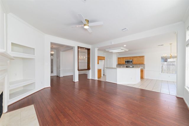 2014 Mabry Mill Road, Houston, TX 77062