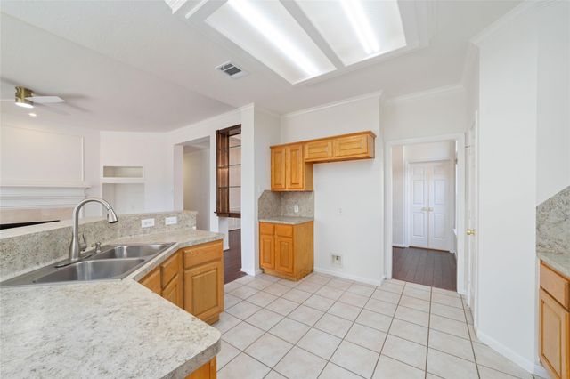2014 Mabry Mill Road, Houston, TX 77062