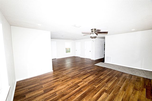 190 Trail Drive, Bowie, TX 76230