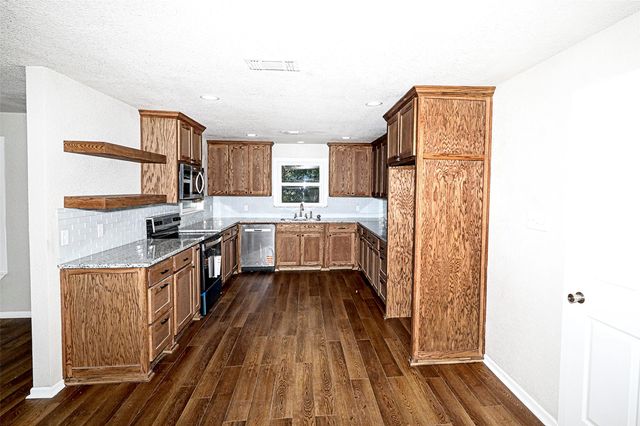 190 Trail Drive, Bowie, TX 76230