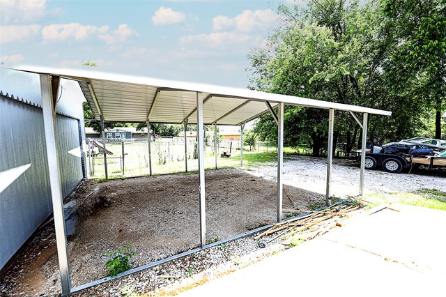 190 Trail Drive, Bowie, TX 76230