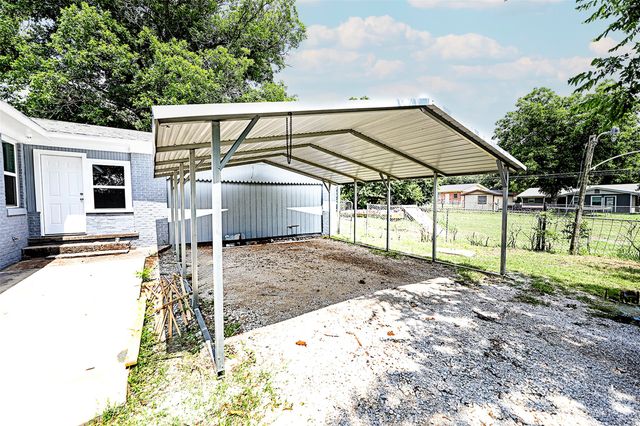 190 Trail Drive, Bowie, TX 76230