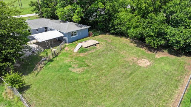 190 Trail Drive, Bowie, TX 76230