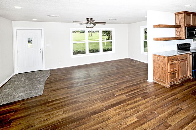 190 Trail Drive, Bowie, TX 76230