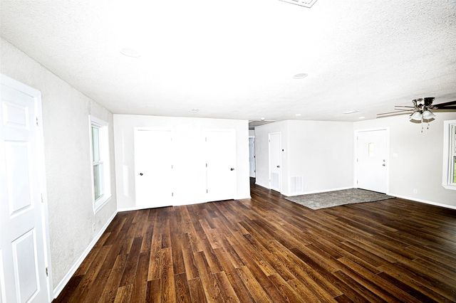 190 Trail Drive, Bowie, TX 76230