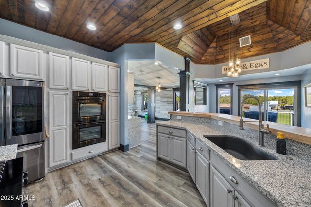 7106 Long Road, Show Low, AZ 85901