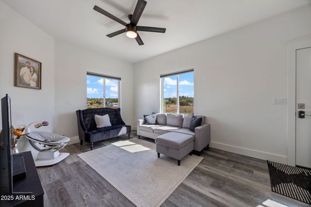 7106 Long Road, Show Low, AZ 85901