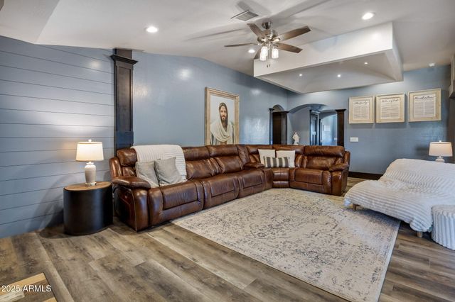 7106 Long Road, Show Low, AZ 85901