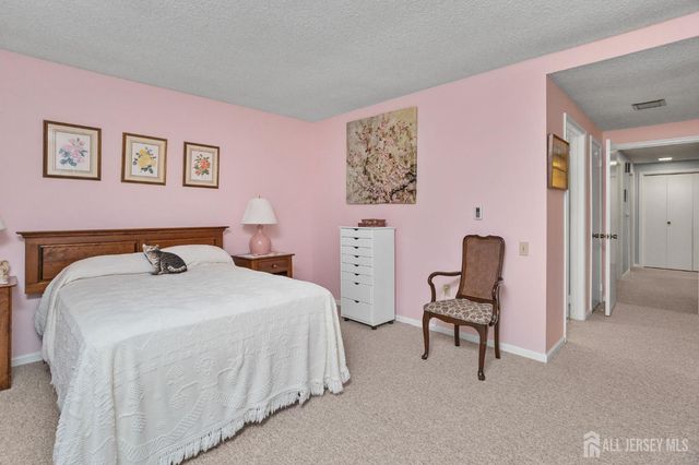 136 Plymouth Lane, Monroe, NJ 08831