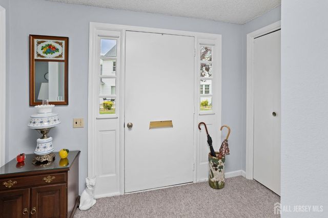 136 Plymouth Lane, Monroe, NJ 08831