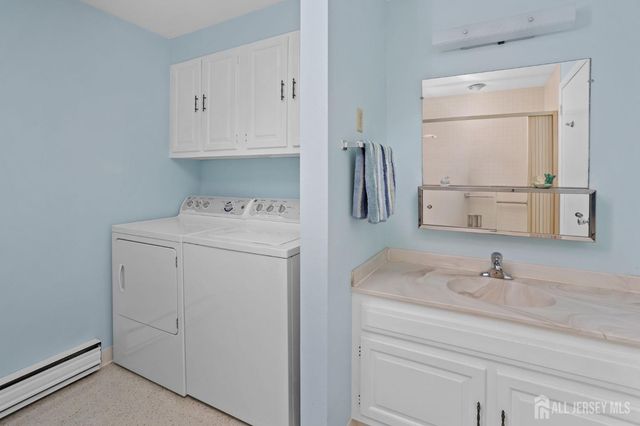 136 Plymouth Lane, Monroe, NJ 08831