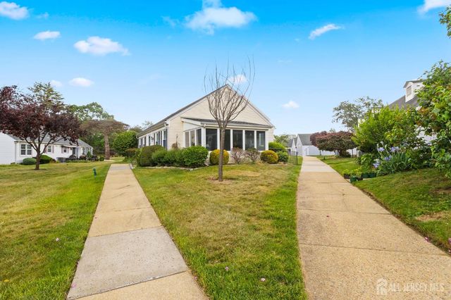136 Plymouth Lane, Monroe, NJ 08831