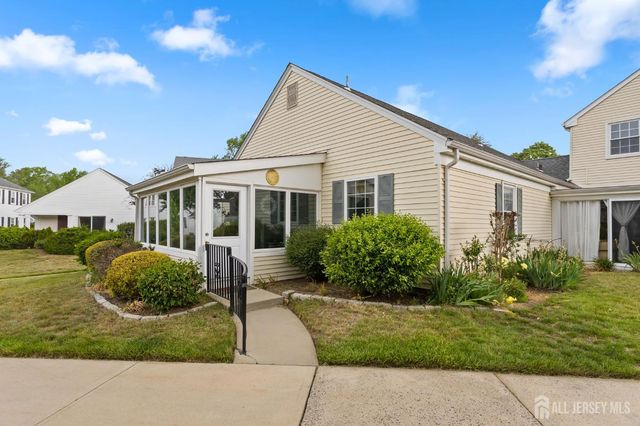 136 Plymouth Lane, Monroe, NJ 08831