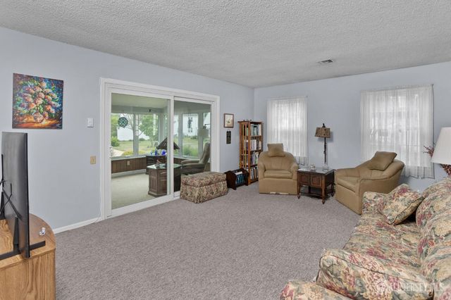 136 Plymouth Lane, Monroe, NJ 08831