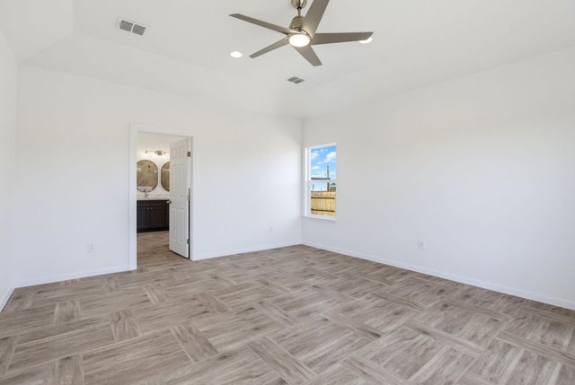201 El Rey DR, Kyle, TX 78640